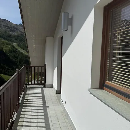 Di Montagna In Puro Stile شقة بيريوِل تْشيرفينيا